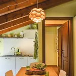 Il Laghello Wood House *