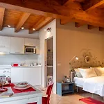 Il Laghello Wood House Farm stay