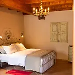 Il Laghello Wood House Farm stay *