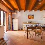 Il Laghello Wood House Farm stay
