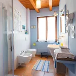 Farm stay Il Laghello Wood House *