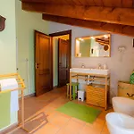 Il Laghello Wood House Farm stay *