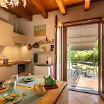 Il Laghello Wood House