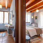 Farm stay Il Laghello Wood House *