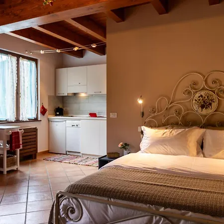 Çiftlik konaklama Il Laghello Wood House Framura