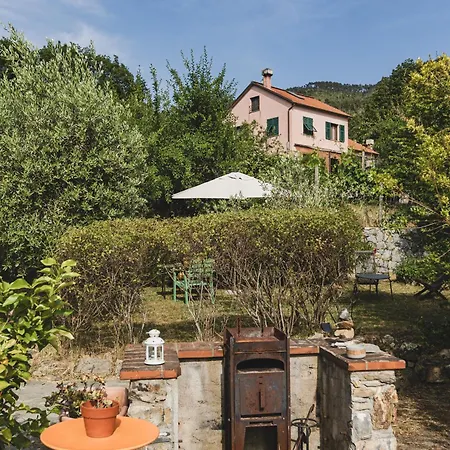 Il Laghello Wood House * Framura