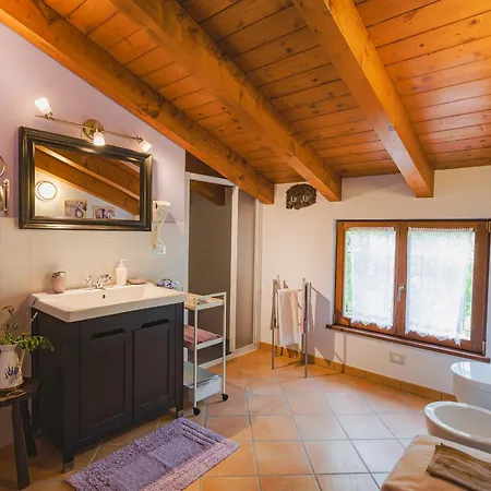 Çiftlik konaklama Il Laghello Wood House Framura