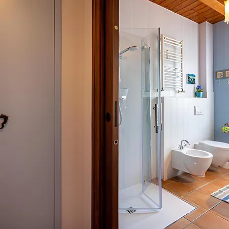 Il Laghello Wood House Framura