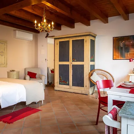 Il Laghello Wood House Çiftlik konaklama *