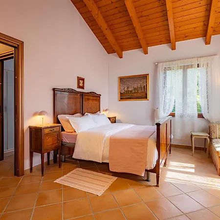 Il Laghello Wood House * Framura