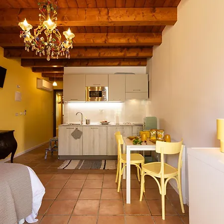 Фермерский дом Il Laghello Wood House Фрамура