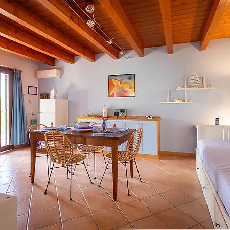 Il Laghello Wood House *