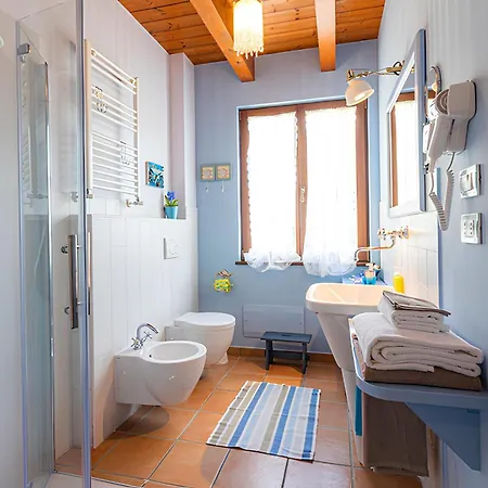 Çiftlik konaklama Il Laghello Wood House *