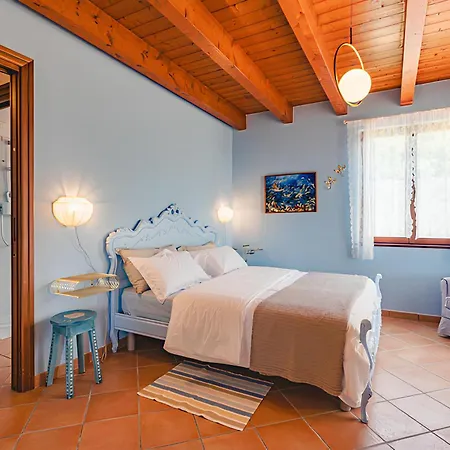 Il Laghello Wood House *