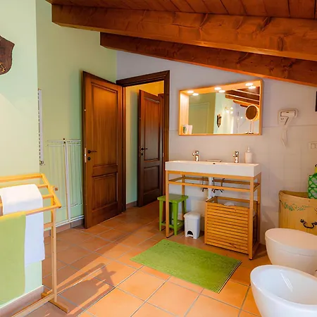 Il Laghello Wood House Çiftlik konaklama *