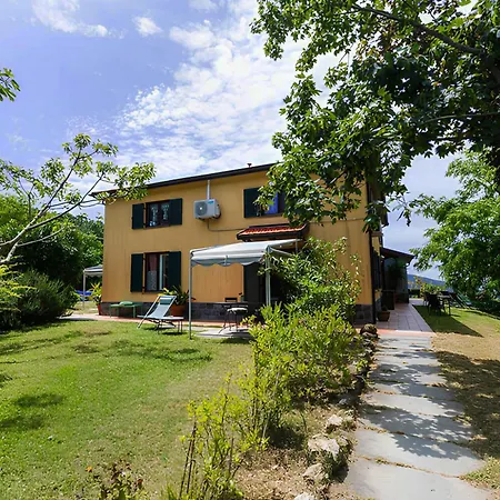 Il Laghello Wood House * Framura