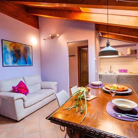 Il Laghello Wood House