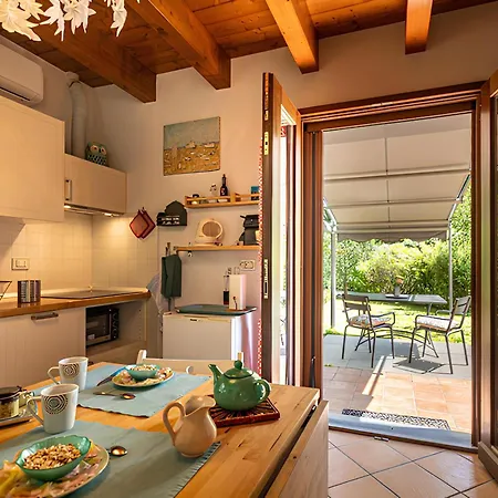 Il Laghello Wood House