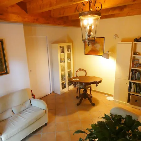 Фермерский дом Il Laghello Wood House *