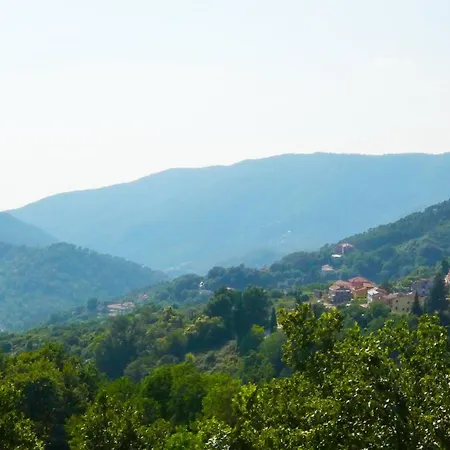 Il Laghello Wood House *