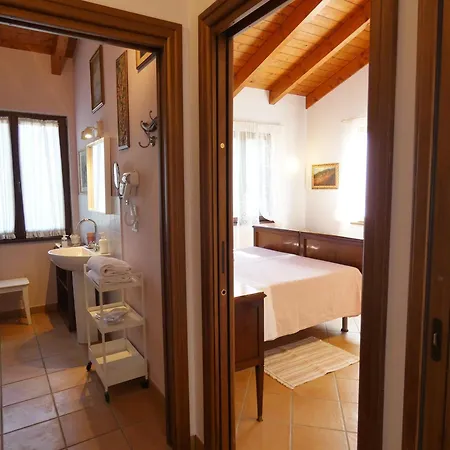 Фермерский дом Il Laghello Wood House Фрамура