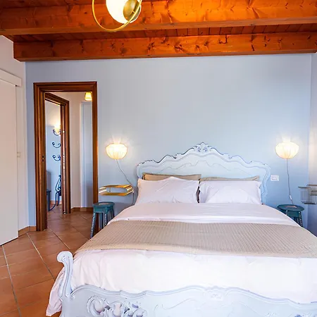 Il Laghello Wood House Framura
