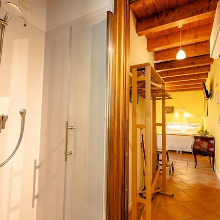 Il Laghello Wood House