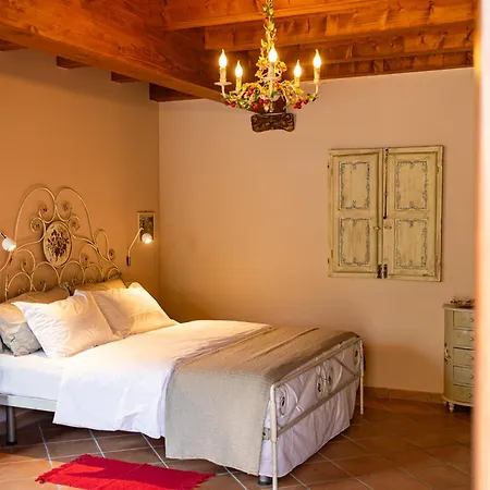 Il Laghello Wood House Κατάλυμα σε φάρμα *