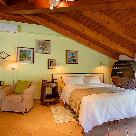 Il Laghello Wood House Κατάλυμα σε φάρμα