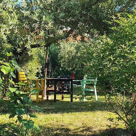 Il Laghello Wood House مزرعة للإقامة