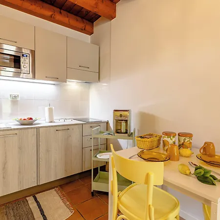 Il Laghello Wood House * Framura