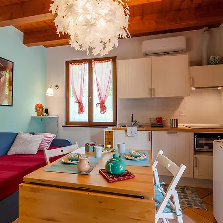Il Laghello Wood House