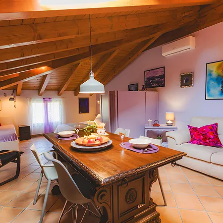 Il Laghello Wood House Κατάλυμα σε φάρμα *