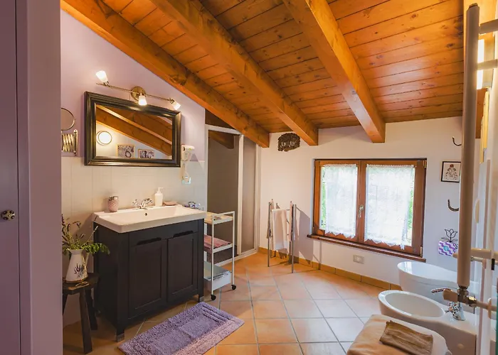 Κατάλυμα σε φάρμα Il Laghello Wood House Framura
