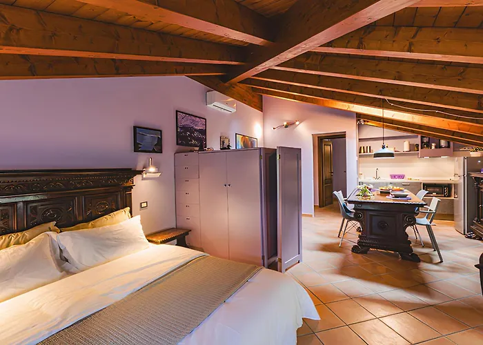 Il Laghello Wood House