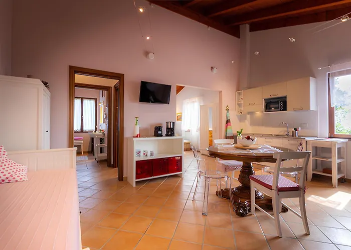 Il Laghello Wood House