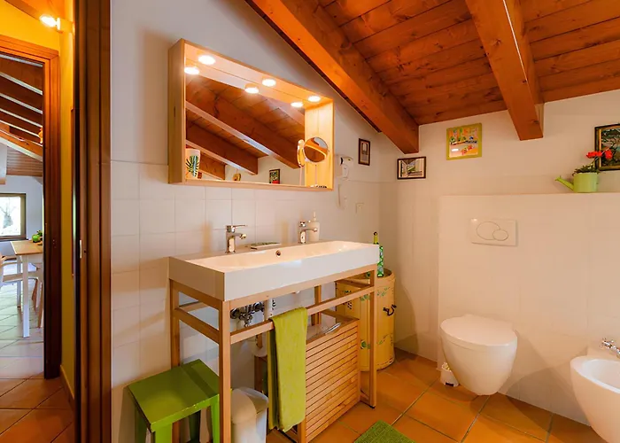 Κατάλυμα σε φάρμα Il Laghello Wood House