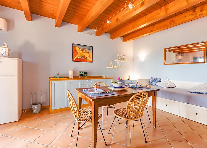 Il Laghello Wood House *