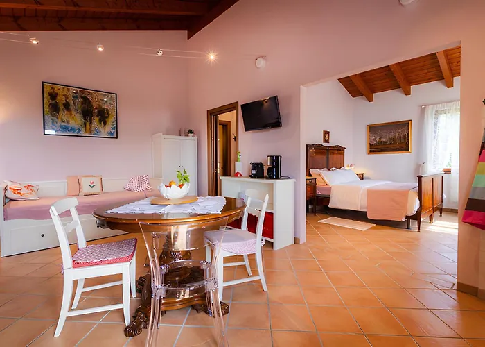 בית חווה Il Laghello Wood House פראמורה